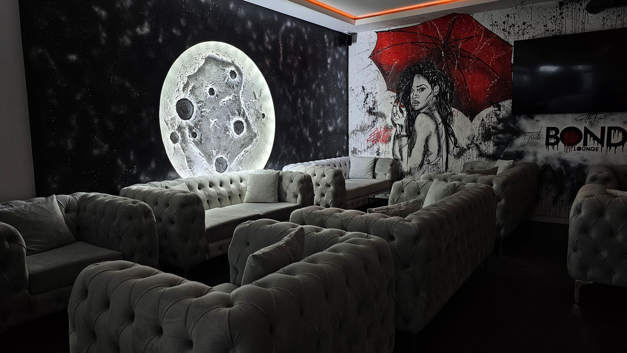 Mondwand-Lounge